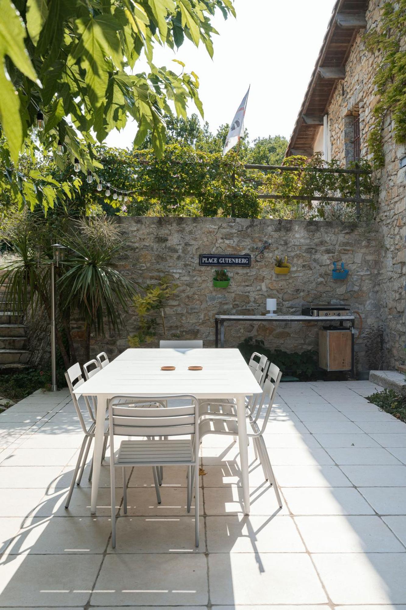 Le Mas Des Oliviers Nîmes Exterior foto