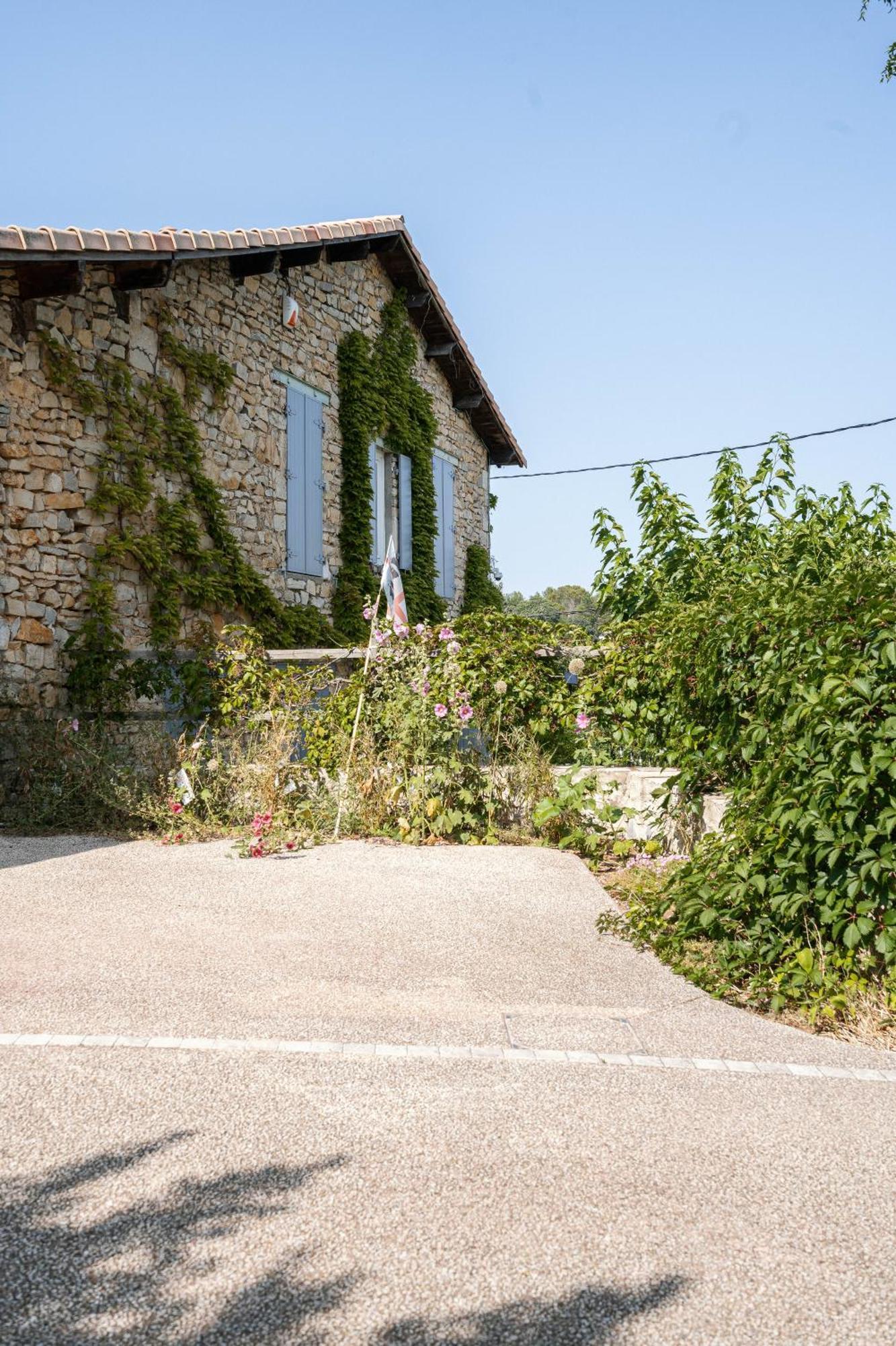 Le Mas Des Oliviers Nîmes Exterior foto
